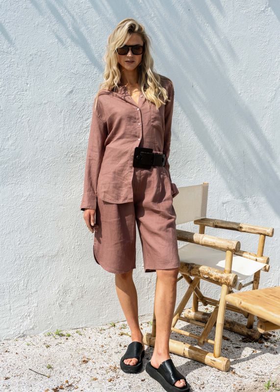 Close To My Heart London Bermuda Shorts 100% Lin i Earth