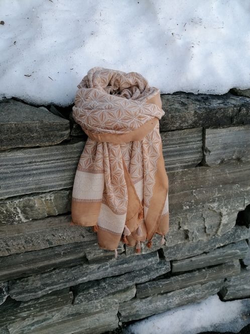 Hovedbilde Diz Viscose Skjerf Med Print i Beige