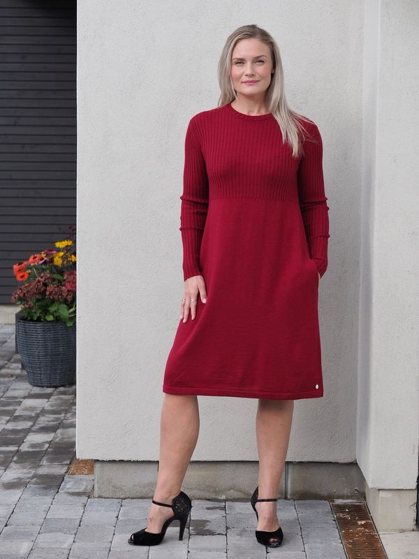 Makeløs Bud Kjole i Cherry