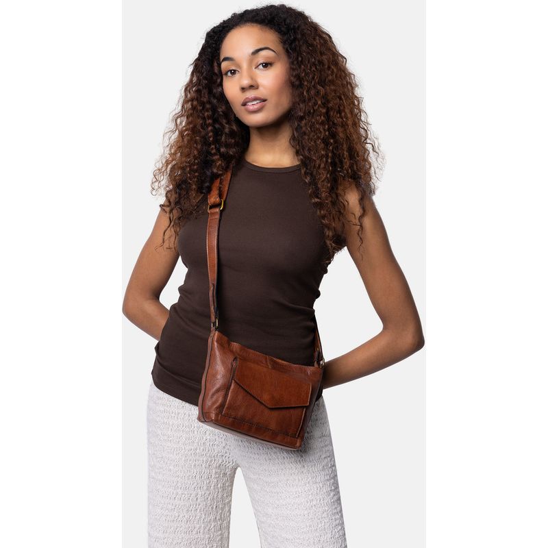 RE:Designed Luzia Small Crossverveske i Walnut