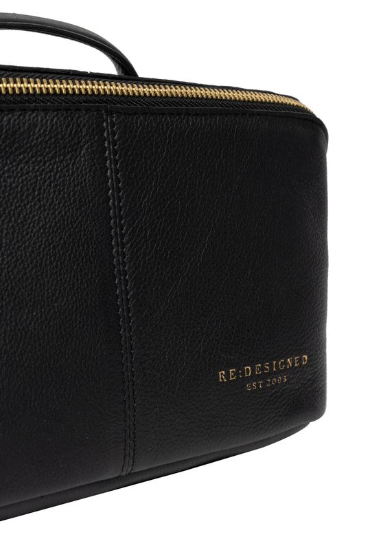 RE:Designed Halima Small Toalettbag i Skinn Black/Gold